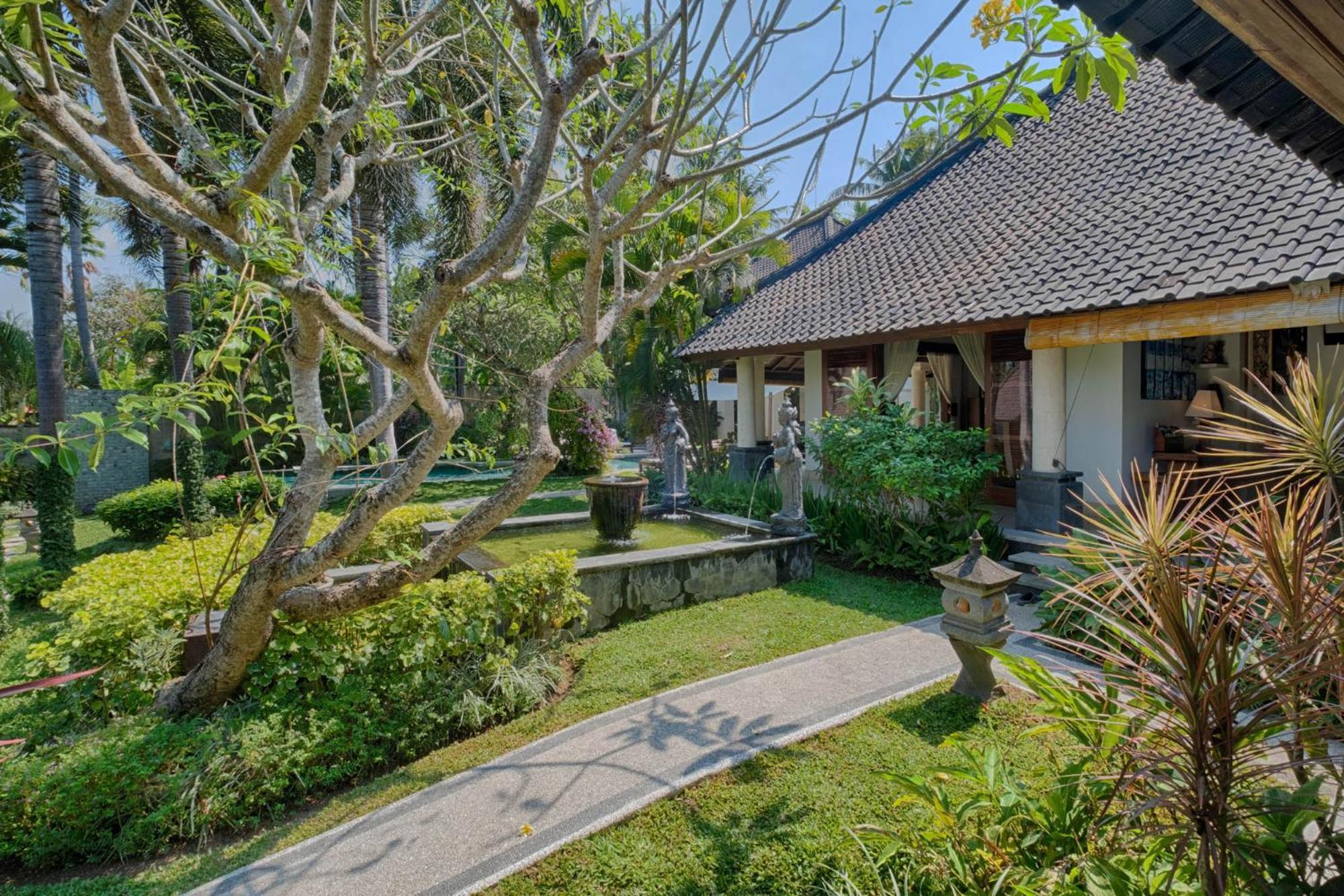 Kutus Kutus Saba Beach Villa Yogyakarta Exterior foto